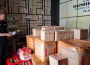 Tindak Lanjuti Perintah Bupati, Satpol PP Probolinggo Sikat Gudang Miras Skala Besar