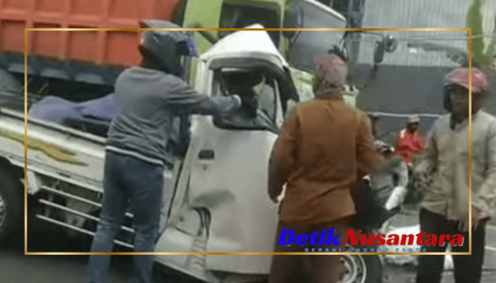 Tragis: Diduga Rem Blong, Truk Seret Motor ke Sungai di Probolinggo, Empat Tewas