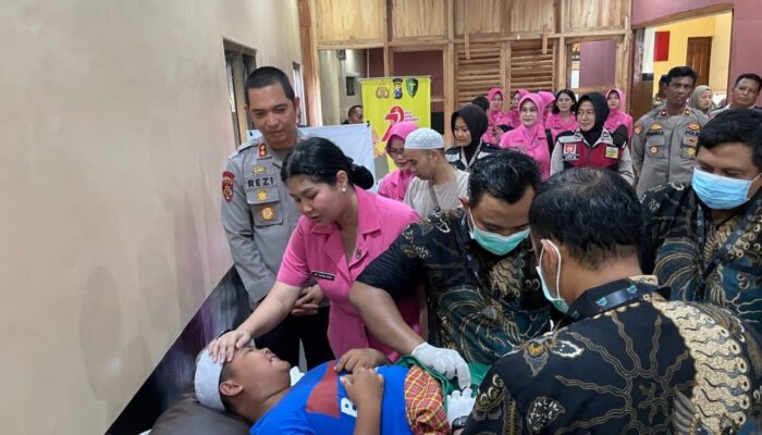 Polres Situbondo Gelar Khitan Gratis untuk Anak Yatim dan Dhuafa, Sambut HUT Ke-79 Bhayangkara