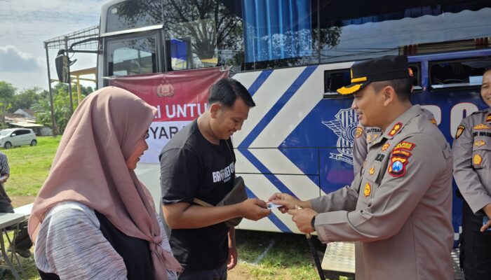 Untuk Perpanjang SIM, Sekarang Ada Bus SIM Keliling dari Polres Probolinggo