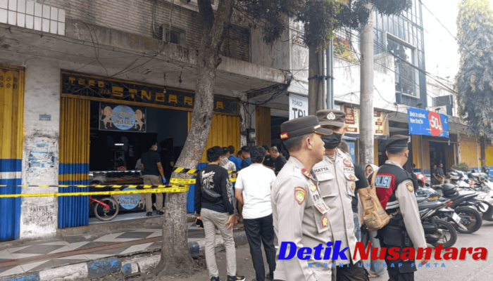 Perampok Bersenjata Satroni Toko Emas di Lumajang Saat Salat Jumat, Gasak Perhiasan dan Ancam Korban dengan Celurit