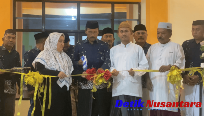 Pawai Obor 10 Muharram Terangi Peresmian Kantor Desa, Simbol Asa Baru Pakuniran