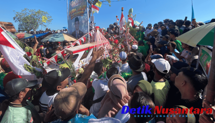 Puncak Tradisi Petik Laut Kalibuntu Probolinggo: Pelepasan Larung Sesaji Meriah Dihadiri Pejabat Pemkab