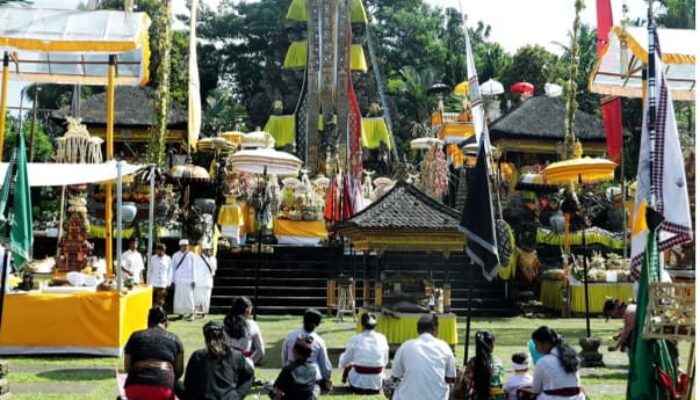 Puja Wali Krama, Ritual Warga Senduro di Kaki Gunung Semeru Lumajang