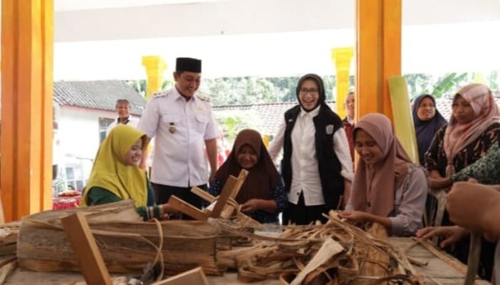 Perajin Tali Serat dari Batang Pisang di Lumajang Didorong Mampu Bersaing di Pasar Luas