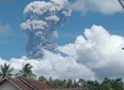 Gunung Raung Erupsi Lagi, Percikan Api Kembali Terlihat