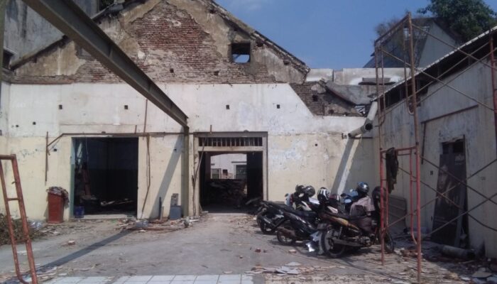 Diduga belum Kantongi Izin, Gedung Tua di Kawasan Cagar Budaya Jakbar Dibongkar