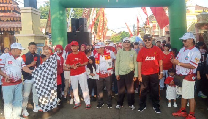 HUT ke-80 RI, Ribuan Warga Randu Putih Probolinggo Jalan-Jalan Keliling Desa