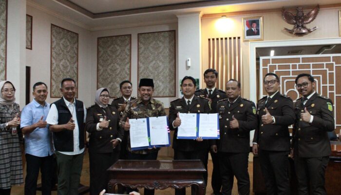 Pemkab Probolinggo Hibahkan Tanah dan Bangunan untuk Kejari