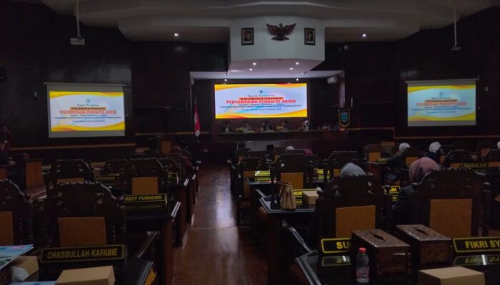 Banyak Kursi Kosong di Rapat Paripurna, padahal Absensi Penuh, Permainan Absensi DPRD Probolinggo jadi Sorotan