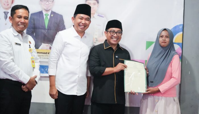 Bareng Bupati Jember, Muhammad Khozin Dukung PTSL Sebagai Penguat Ekonomi Desa