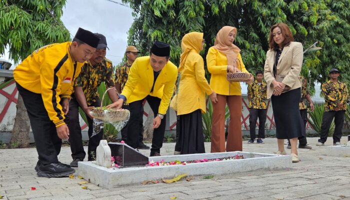 HUT ke-61, Golkar DPD Probolinggo Ziarah ke TMP Kraksaan