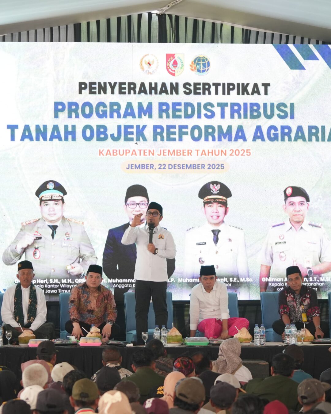 Kawal Program Presiden Prabowo, Gus Khozin Bagikan 1.200 Sertifikat Tanah Gratis di Jember