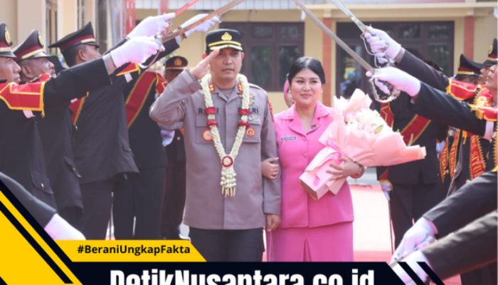 Penuh Haru, Tradisi Pedang Pora Lepas AKBP Rezi Dharmawan dari Polres Situbondo