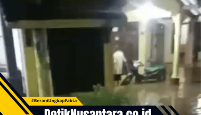 Diduga Terhambat Bangunan Milik Kades, Puluhan Rumah di Lemah Kembar Probolinggo Terendam Banjir Parah