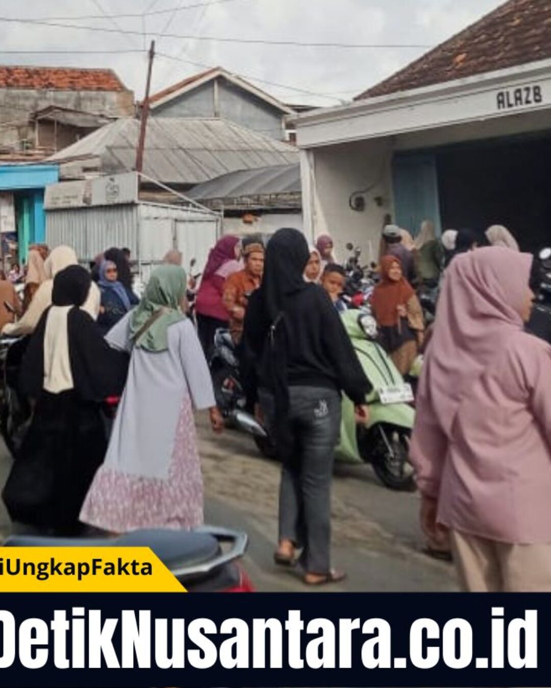 Jelang Lebaran 2026, Harga Sembako di Pasar Tradisional Kangean Tetap Stabil meski Pengunjung Membeludak