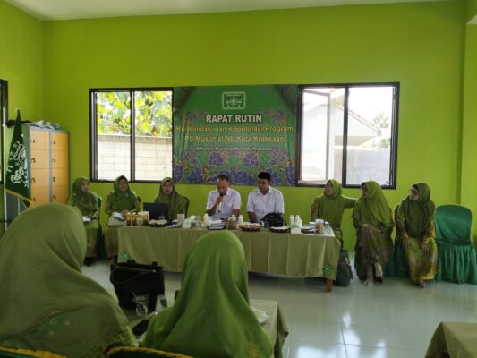 Gandeng LPBH PCNU Kraksaan, Muslimat NU Kraksaan Siapkan Kader Tangguh Melek Hukum dan Organisasi