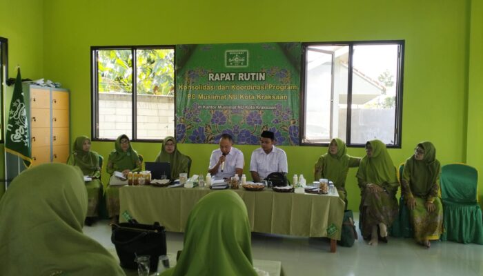 Gandeng LPBH PCNU Kraksaan, Muslimat NU Kraksaan Siapkan Kader Tangguh Melek Hukum dan Organisasi