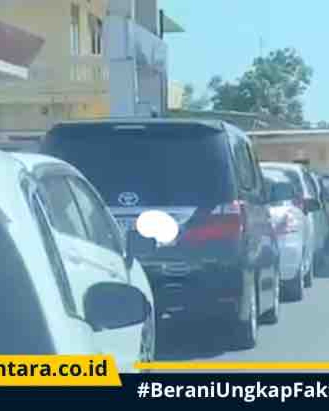 Harga Pertamax Naik, Mobil Mewah Alphard Ikut Antre Pertalite di SPBU Probolinggo