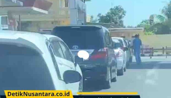 Harga Pertamax Naik, Mobil Mewah Alphard Ikut Antre Pertalite di SPBU Probolinggo
