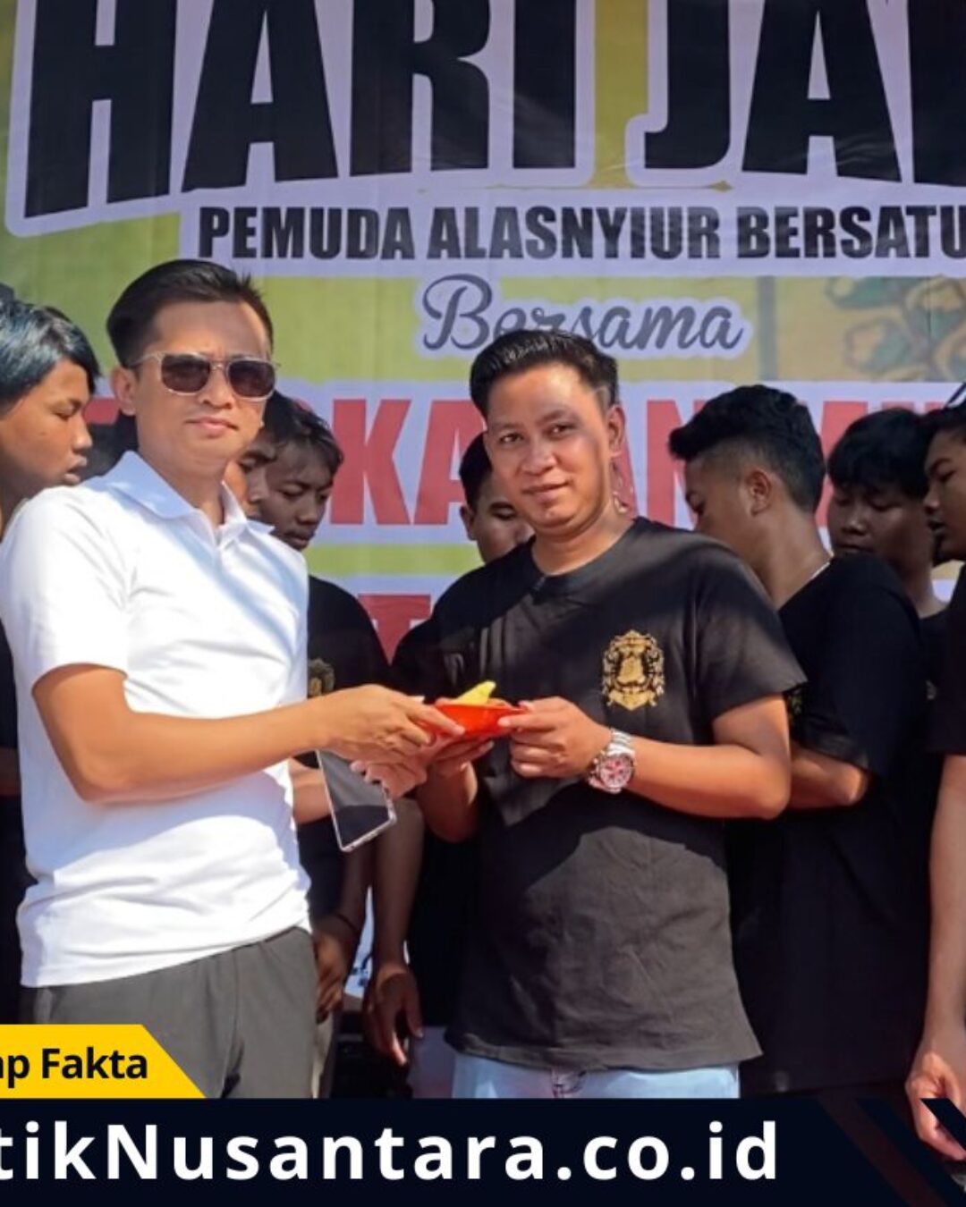 Peringati Hari Jadi, Pemuda Alasnyiur Bersatu dan AMPG Kabupaten Probolinggo Gelar Jalan Sehat, Ratusan Warga Antusias Ikut