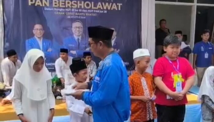 DPD PAN Lumajang Bagikan 28 Paket Beras dan Santunan kepada 12 Anak Yatim di Ditotrunan