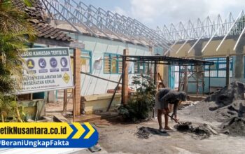 Proyek Revitalisasi SMPK St. Lukas Kedungrejo Lumajang Disorot, Pekerja Diduga Abaikan K3 dan APD