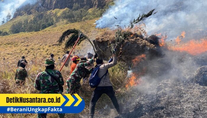Polres Probolinggo Intensifkan Penanganan Karhutla di TNBTS, Kapolres Turun Langsung Pimpin Pemadaman
