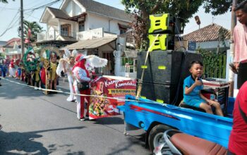 RW 05 KELURAHAN PATOKAN MERIAHKAN HUT RI KE-81 DENGAN KARNAVAL BUDAYA YANG SPEKTAKULER