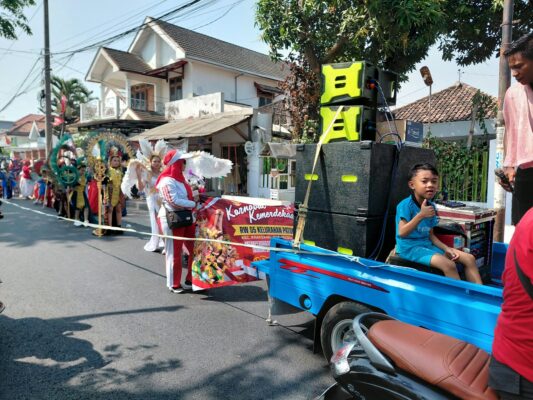 RW 05 KELURAHAN PATOKAN MERIAHKAN HUT RI KE-81 DENGAN KARNAVAL BUDAYA YANG SPEKTAKULER