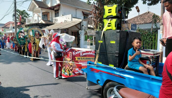 RW 05 KELURAHAN PATOKAN MERIAHKAN HUT RI KE-81 DENGAN KARNAVAL BUDAYA YANG SPEKTAKULER