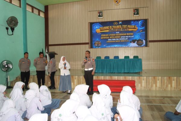 Polresta Sumenep Dorong Generasi Muda Melek Teknologi melalui Sosialisasi Edukasi Paham AI di MAN Sumenep