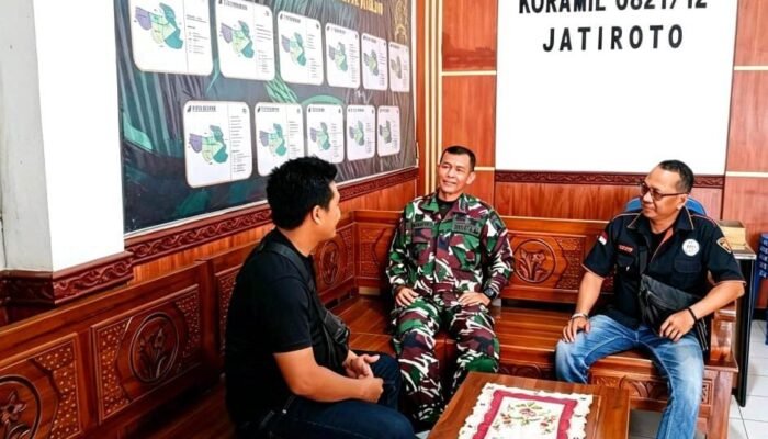 Wartawan Jalin Silaturahmi dengan Danramil Jatiroto, Perkuat Sinergi dan Komunikasi Publik