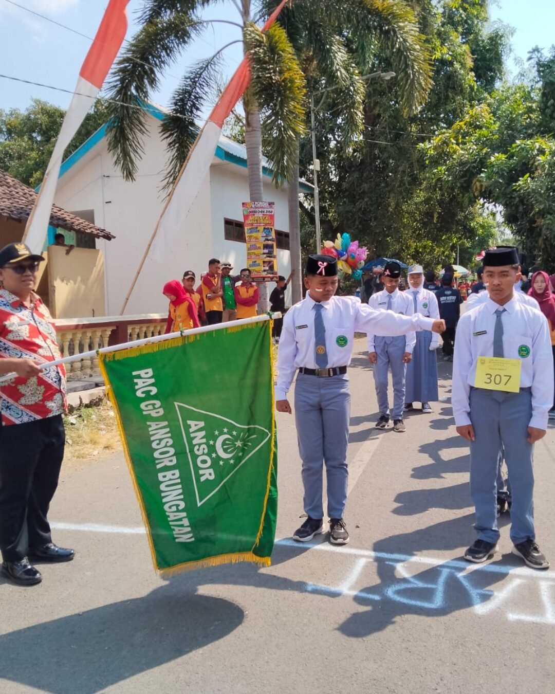 Lomba Gerak Jalan di Bungatan Jadi Ladang Rezeki bagi Pelaku UMKM