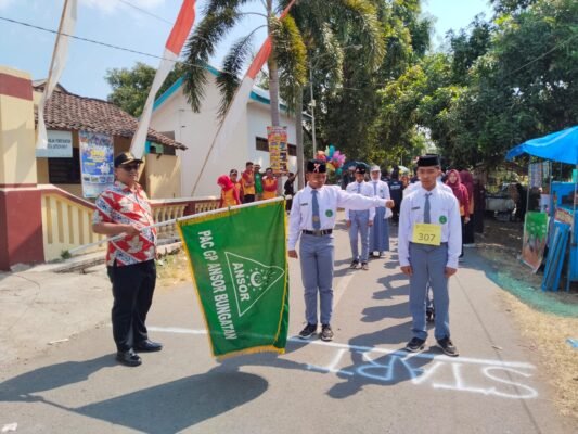 Lomba Gerak Jalan di Bungatan Jadi Ladang Rezeki bagi Pelaku UMKM