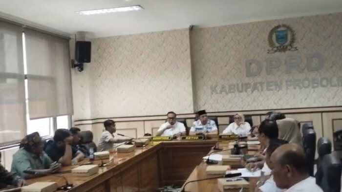 Warga Kramat Agung Pertanyakan Kompensasi Tower, DPRD Probolinggo Minta Izin Dicek dan Sanksi Tegas