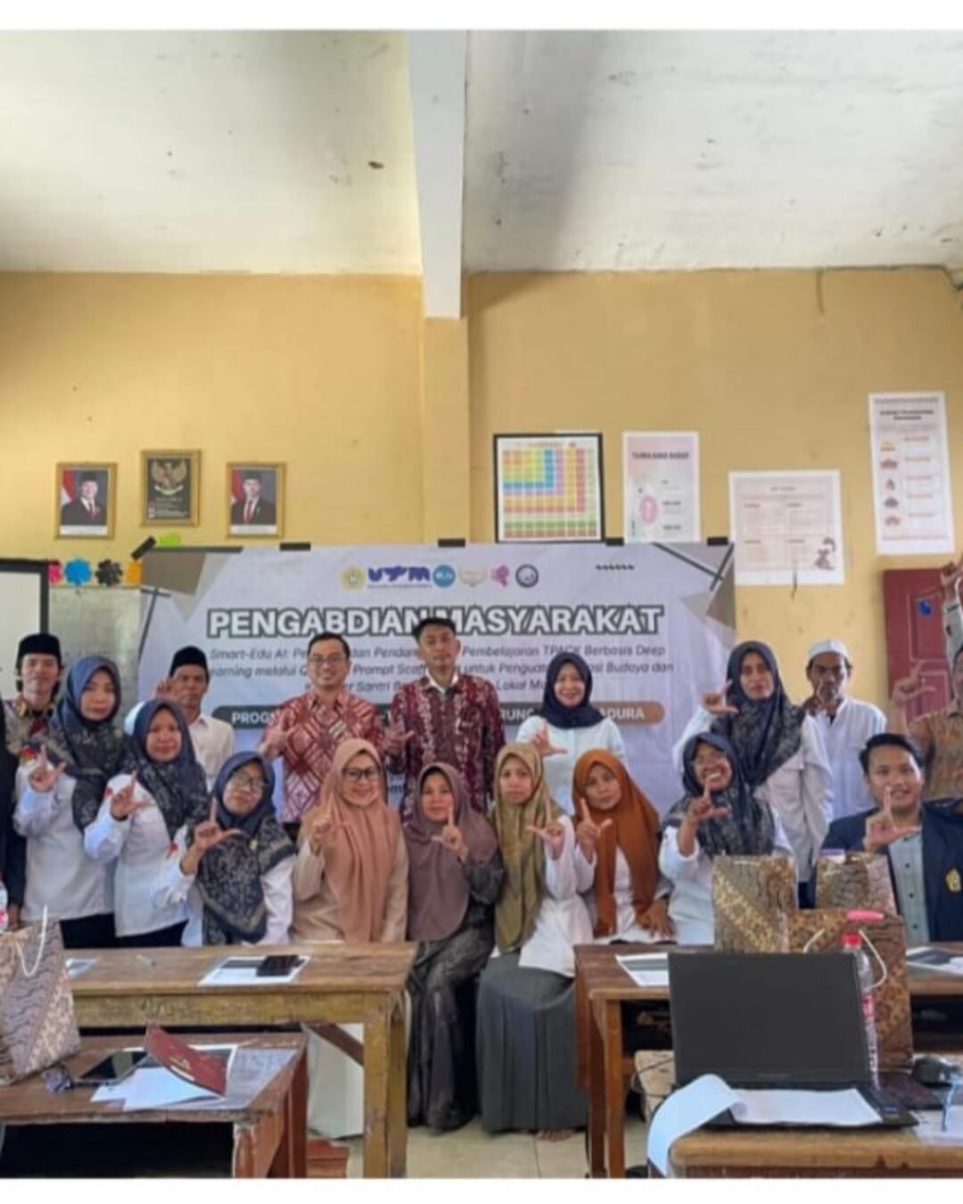 Dosen dan Mahasiswa KKNT PGSD UTM Gelar Pelatihan Smart-Edu AI di Madrasah Bangkalan