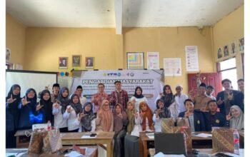 Dosen dan Mahasiswa KKNT PGSD UTM Gelar Pelatihan Smart-Edu AI di Madrasah Bangkalan