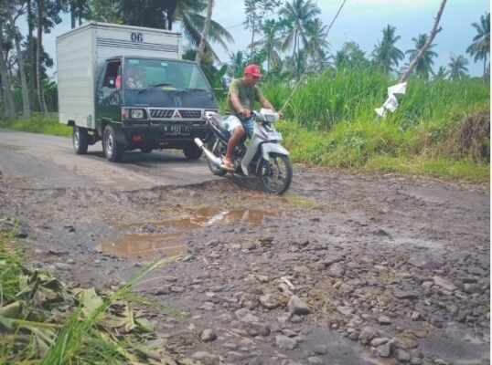 Jalan Rusak Berat Jadi Prioritas, Pemkab Lumajang Mulai Garap Tempeh-Gesang