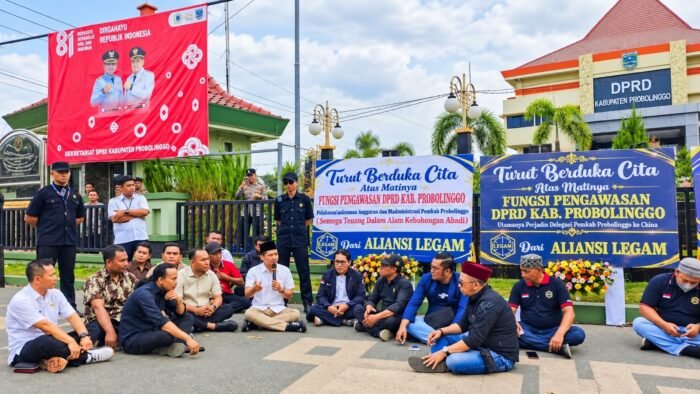 Aliansi LEGAM Gelar Tahlilan di Depan DPRD Probolinggo, Soroti Pengawasan Perjalanan Dinas ke China