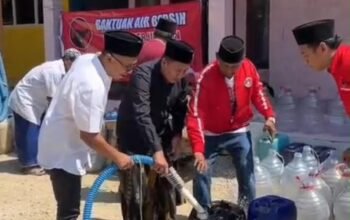 PDIP Sampang Bergerak Cepat, Salurkan Air Bersih Gratis dan Gelar Salat Istisqa di Desa Labuhan